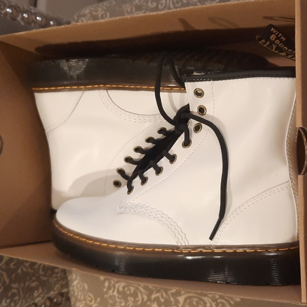 New Dr Martens Zavala combat boots - Picture 7 of 9